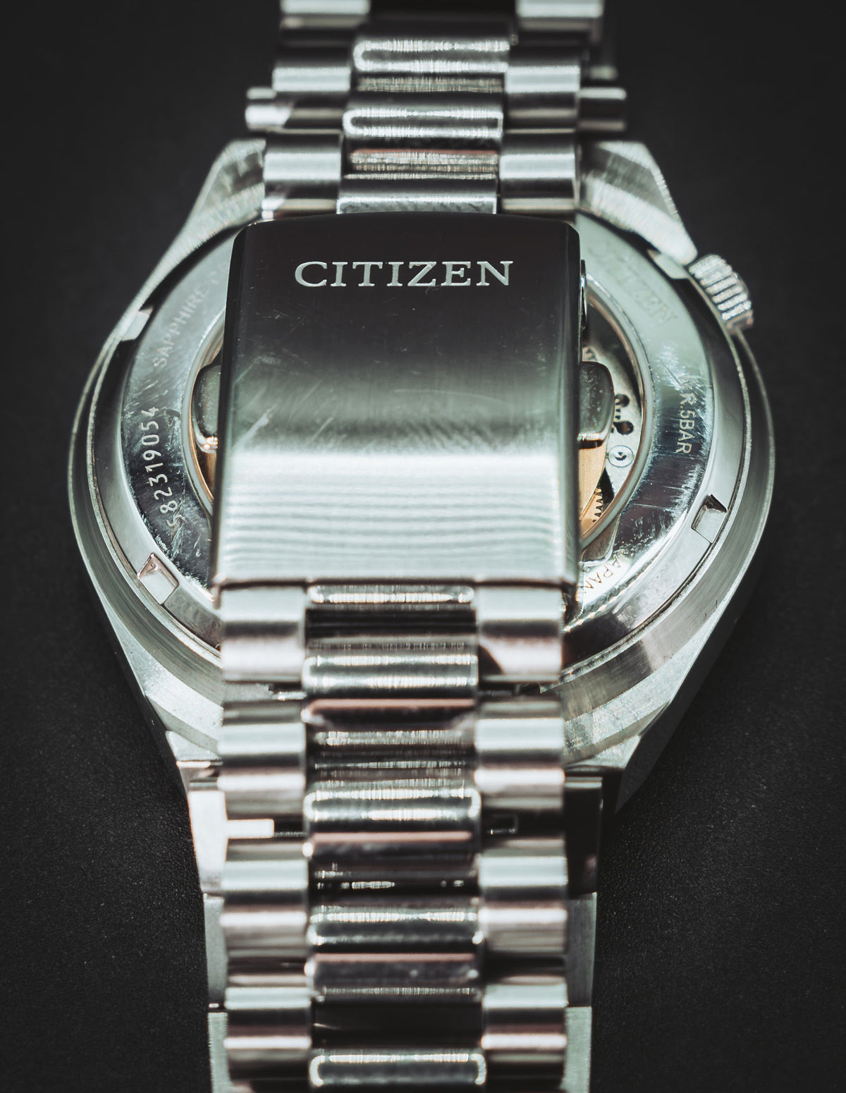 Citizen-signed clasp on the steel bracelet